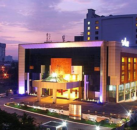 Gokulam Park Hotel Kochi Eksteriør billede