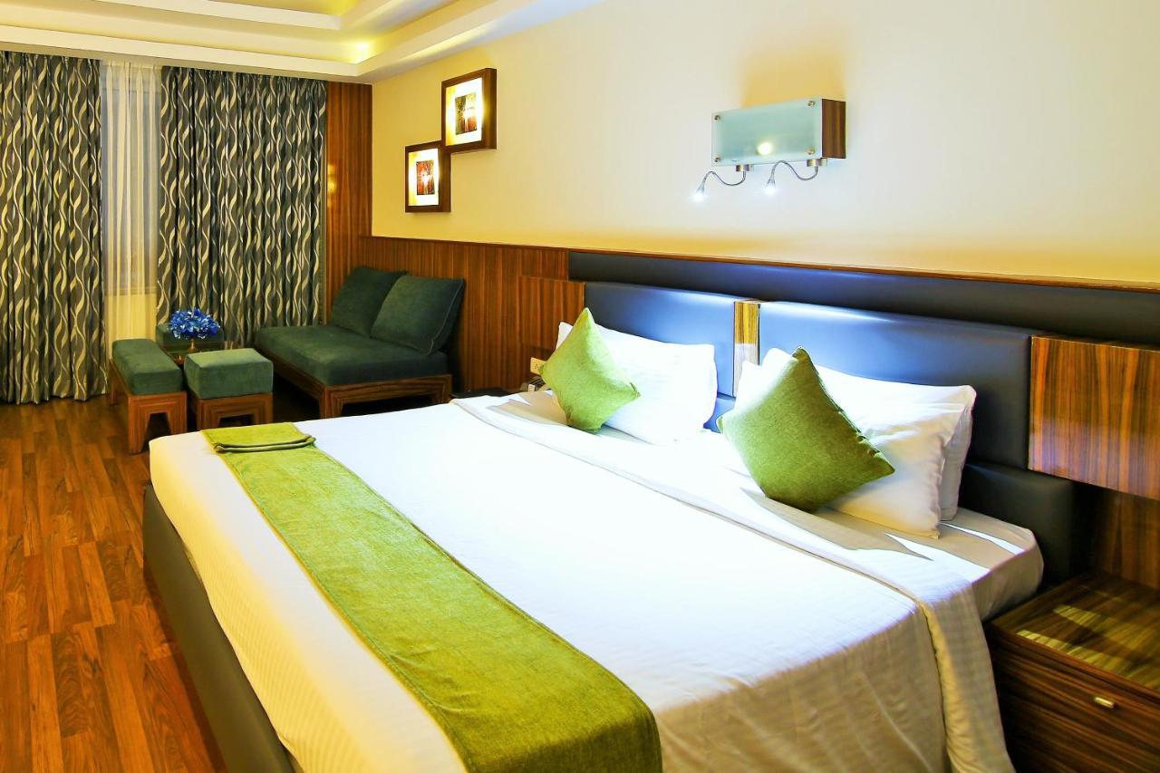 Gokulam Park Hotel Kochi Værelse billede