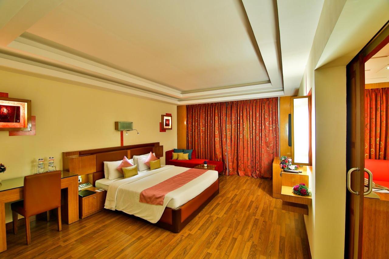 Gokulam Park Hotel Kochi Eksteriør billede
