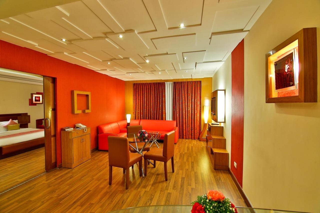 Gokulam Park Hotel Kochi Eksteriør billede