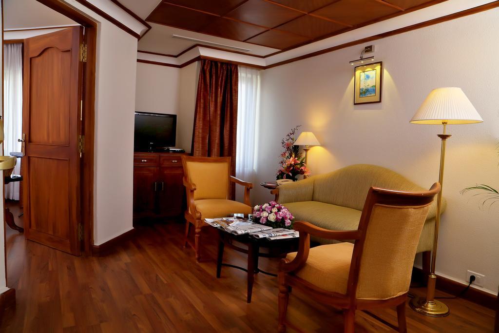 Gokulam Park Hotel Kochi Eksteriør billede