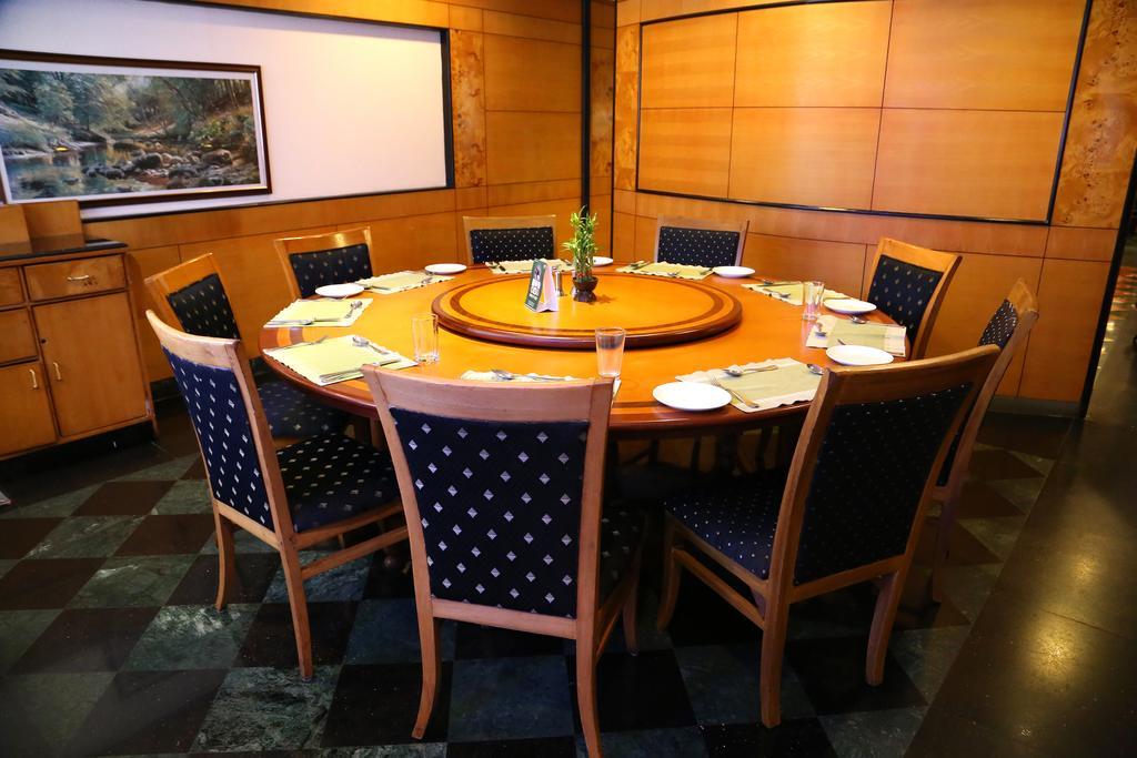 Gokulam Park Hotel Kochi Eksteriør billede