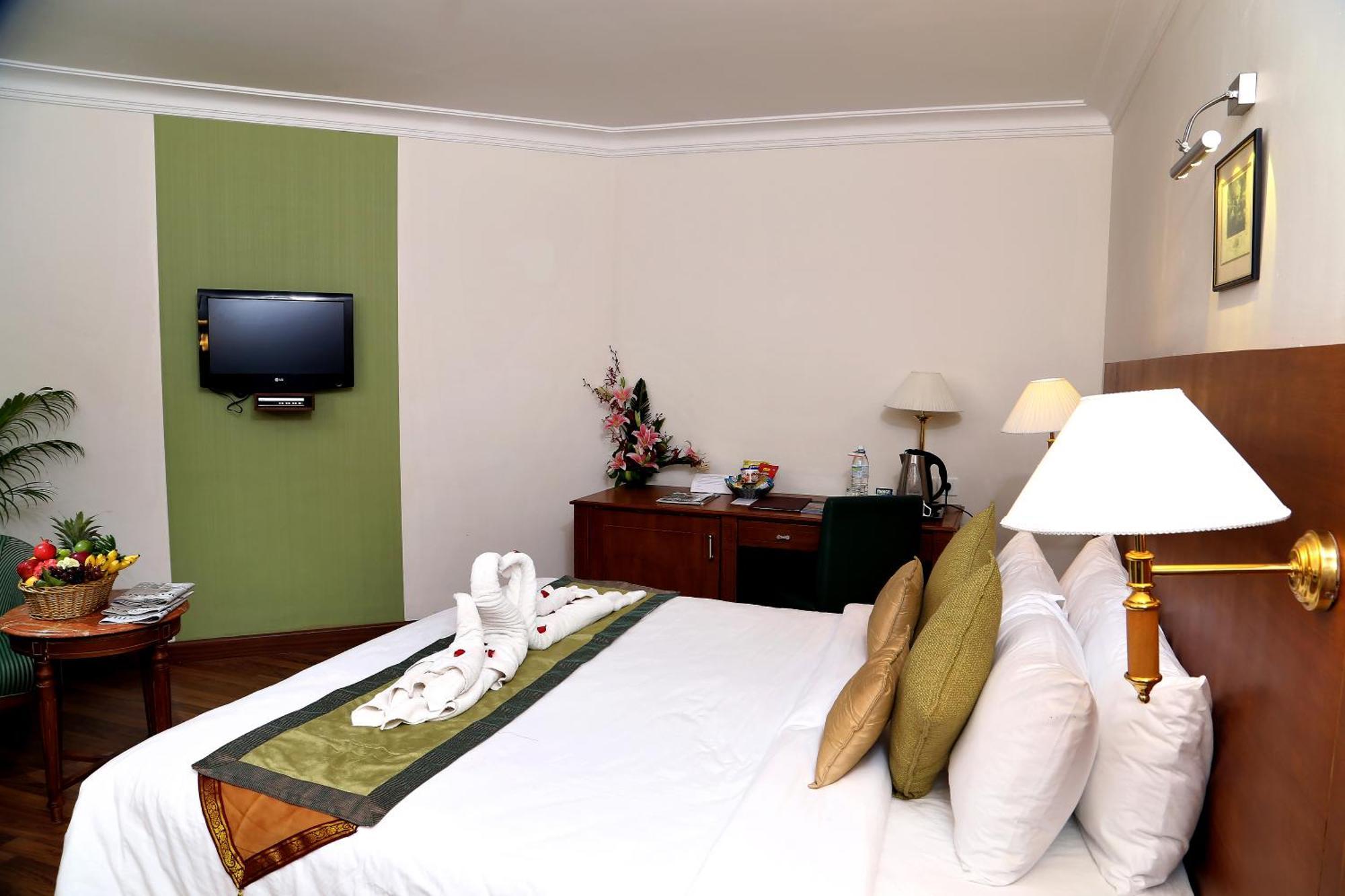 Gokulam Park Hotel Kochi Eksteriør billede