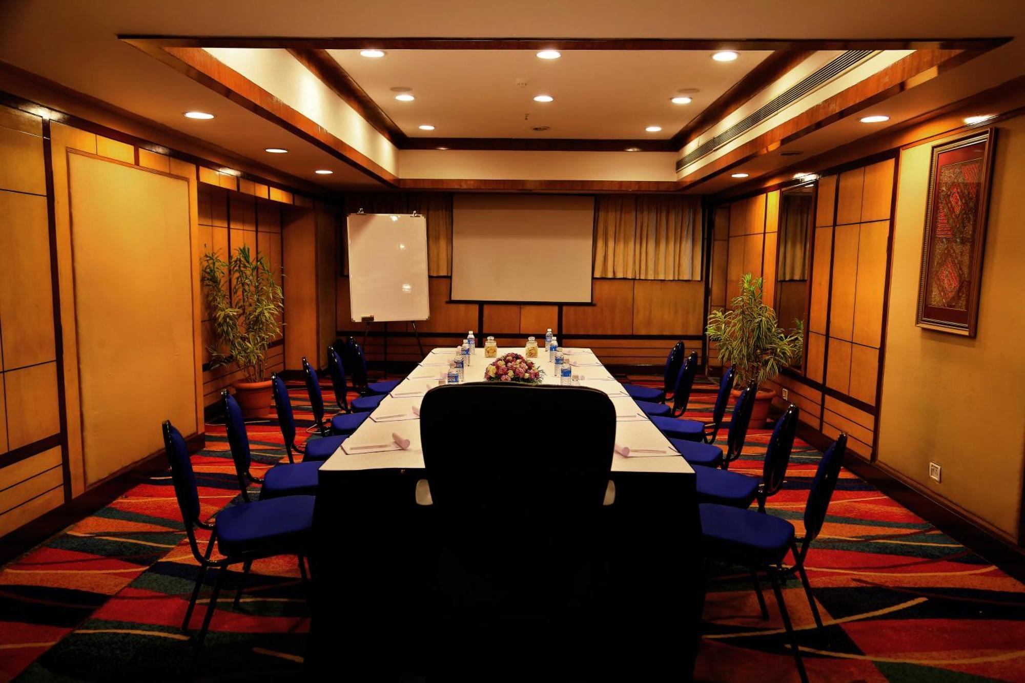 Gokulam Park Hotel Kochi Eksteriør billede