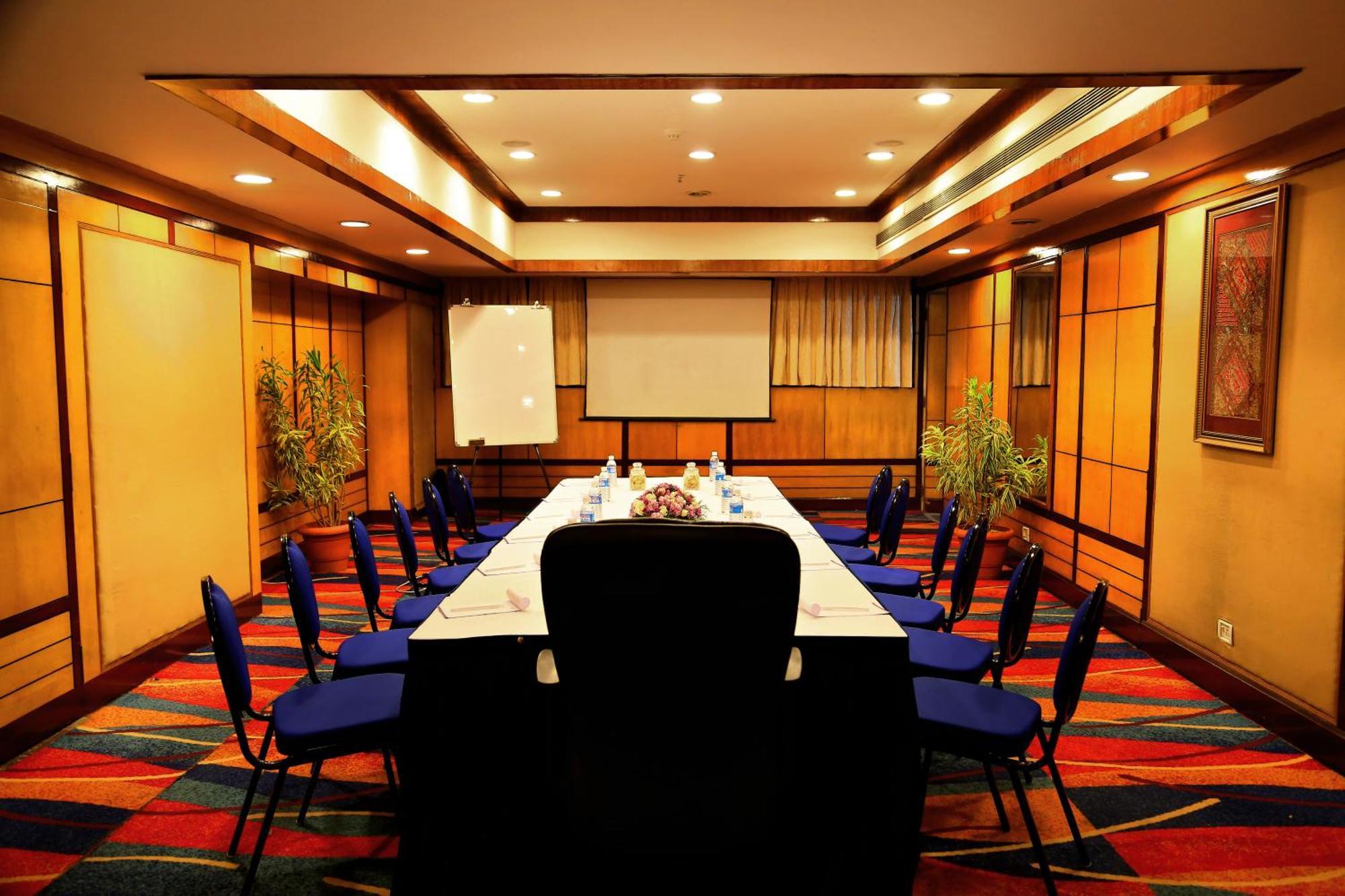 Gokulam Park Hotel Kochi Eksteriør billede