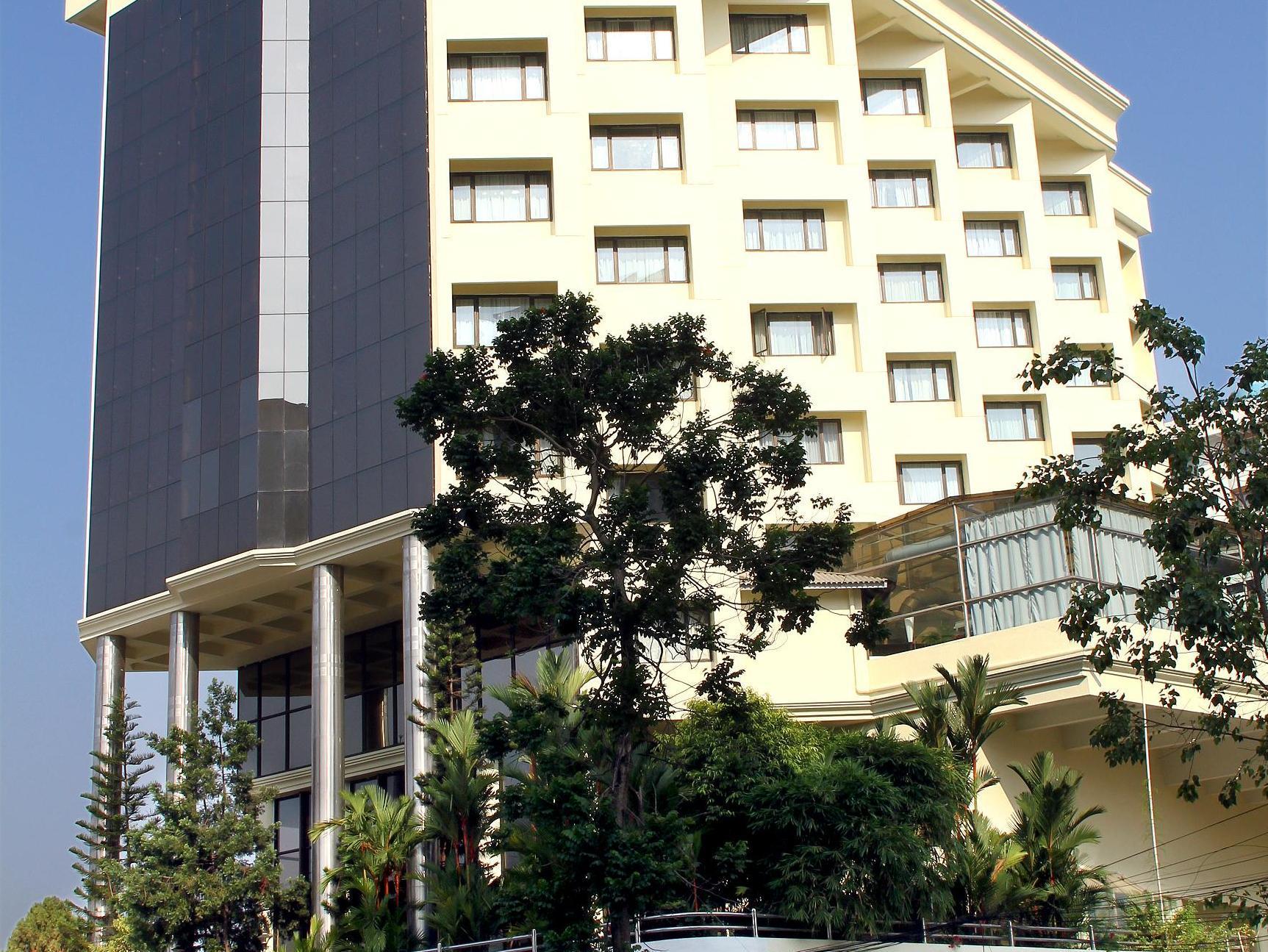 Gokulam Park Hotel Kochi Eksteriør billede